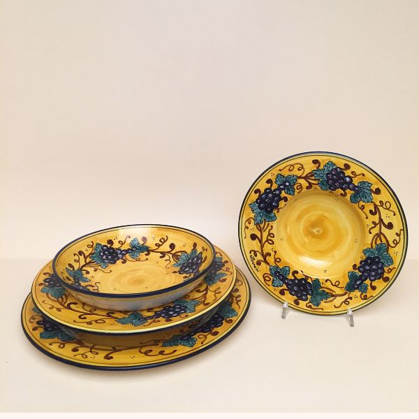 DINNERWARE SET; DESIGN: UVA FONDO GIALLO (GRAPES)